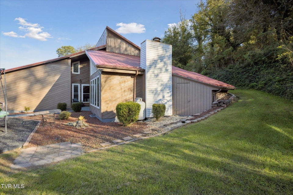 Photo #4: 200 River Edge Drive