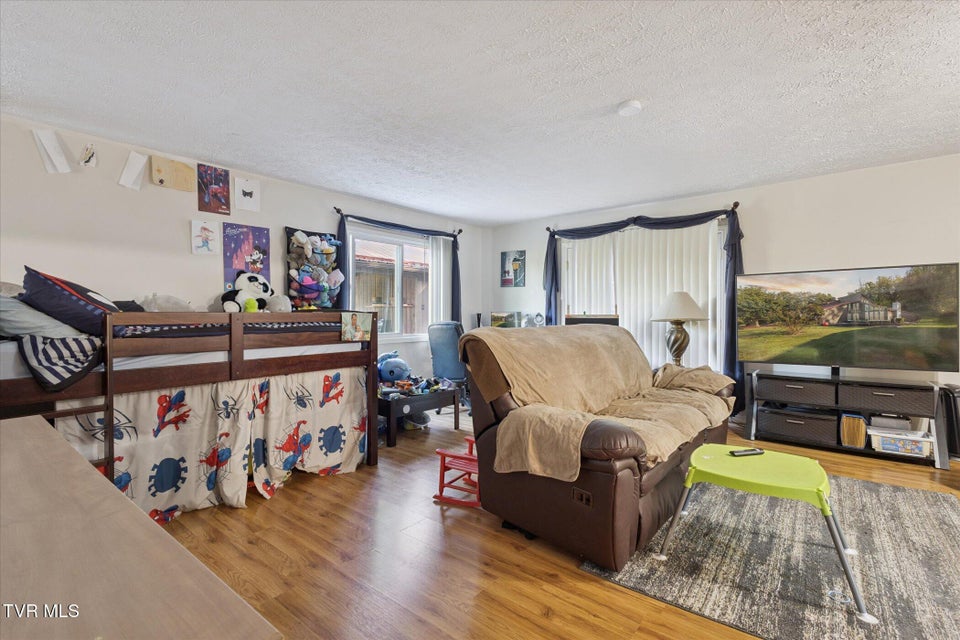 Photo #27: 200 River Edge Drive