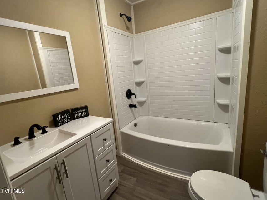 Photo #27: 6724 Birchfield Road