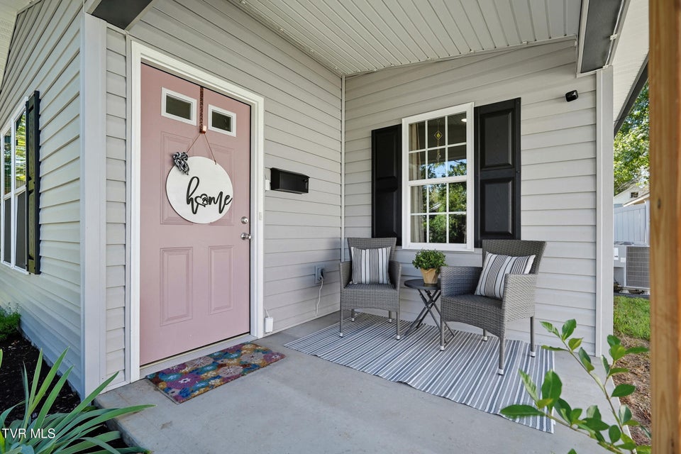 Photo #5: 626 Riverside Avenue