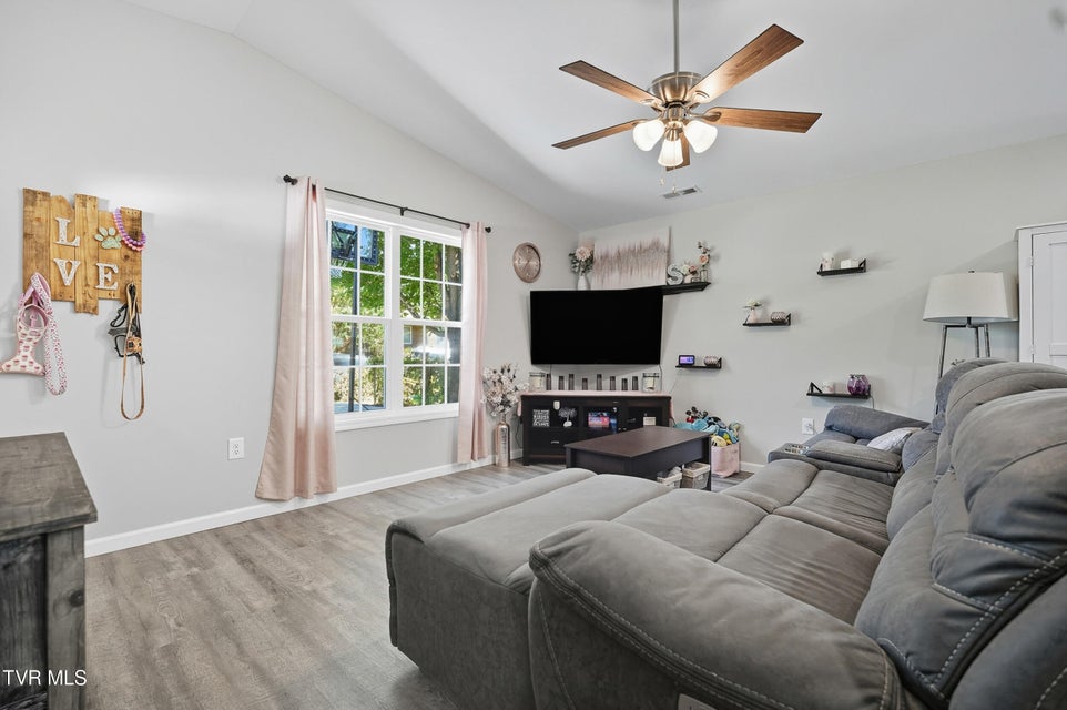 Photo #7: 626 Riverside Avenue
