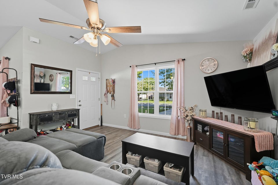 Photo #8: 626 Riverside Avenue