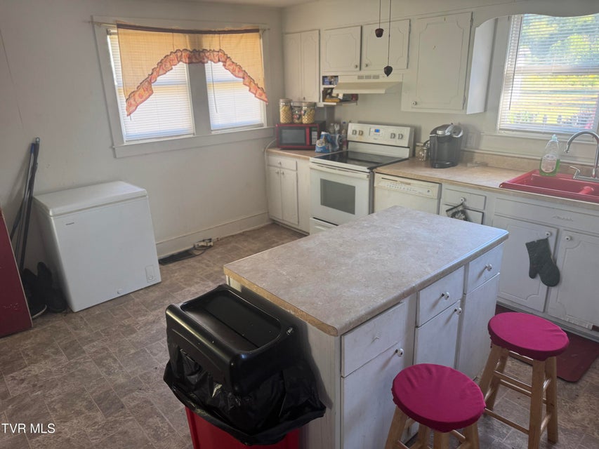 Photo #8: 5512 Guest River Road