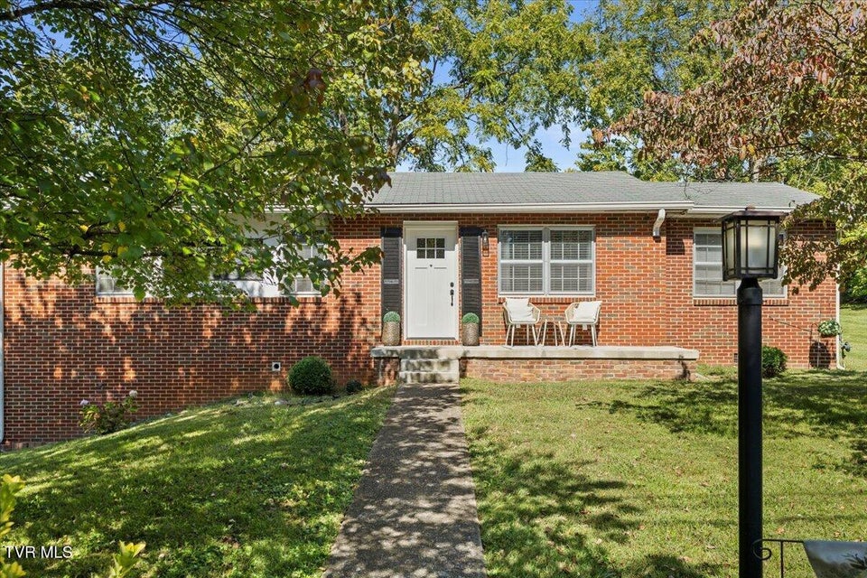 Photo #2: 300 Peach Blossom Court