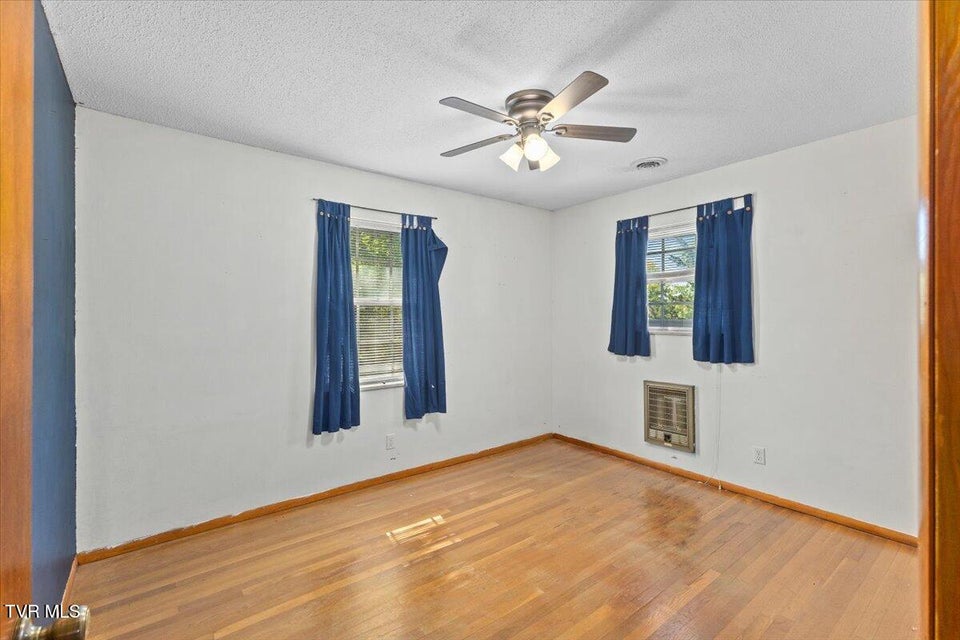 Photo #11: 300 Peach Blossom Court