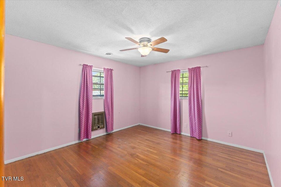 Photo #13: 300 Peach Blossom Court