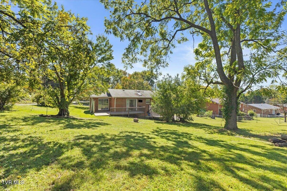 Photo #37: 300 Peach Blossom Court