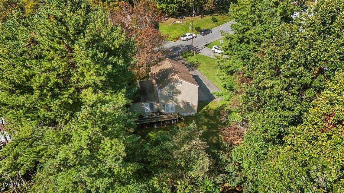 Photo #2: 906 Hanson Drive