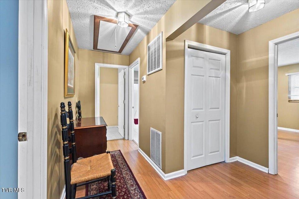 Photo #17: 906 Hanson Drive