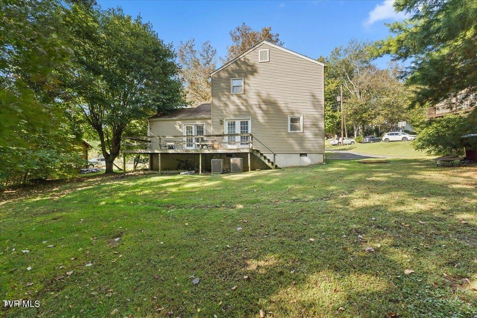 Photo #28: 906 Hanson Drive