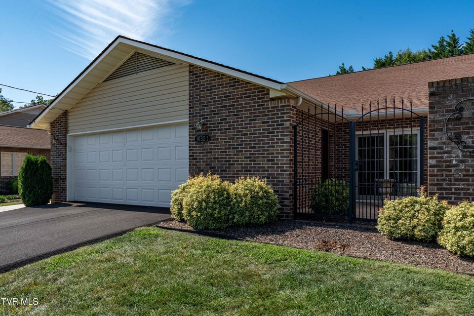 Photo #4: 1032 Estate Drive