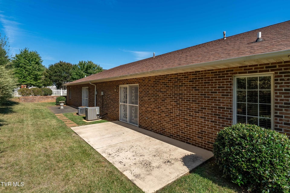 Photo #42: 1032 Estate Drive