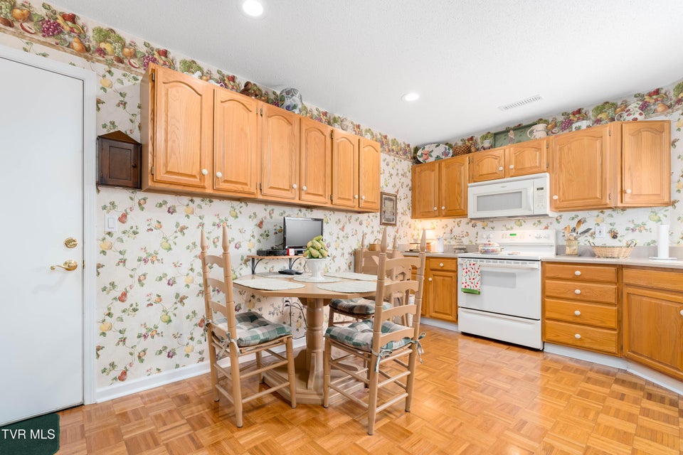 Photo #16: 1032 Estate Drive