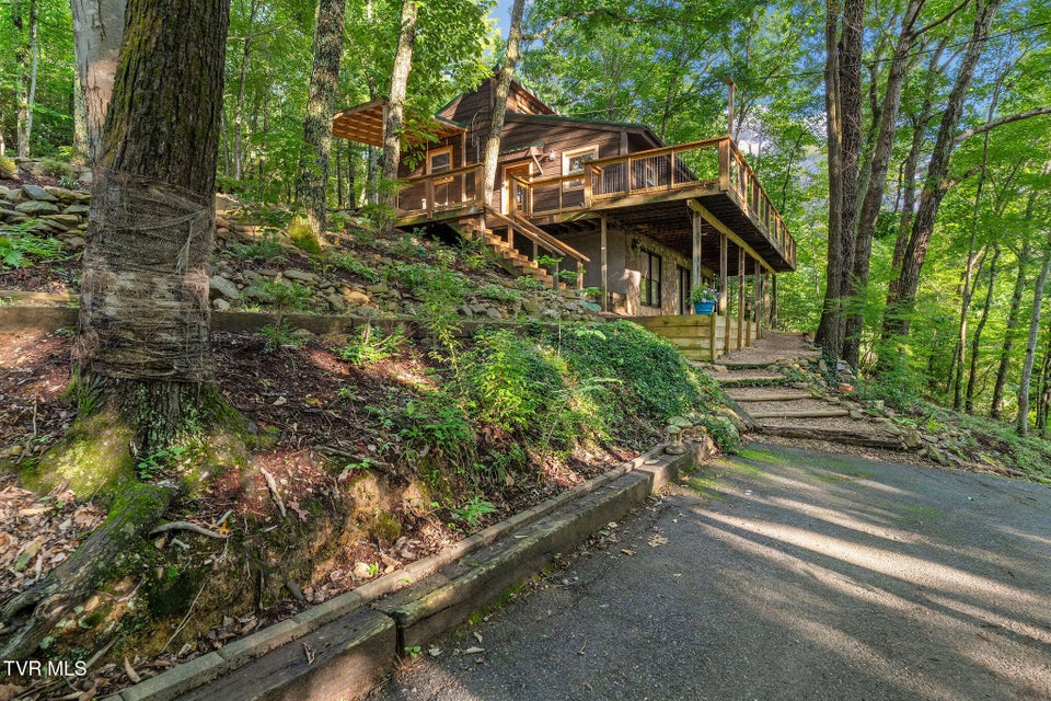 Photo #4: 114 Whisperwood Lane