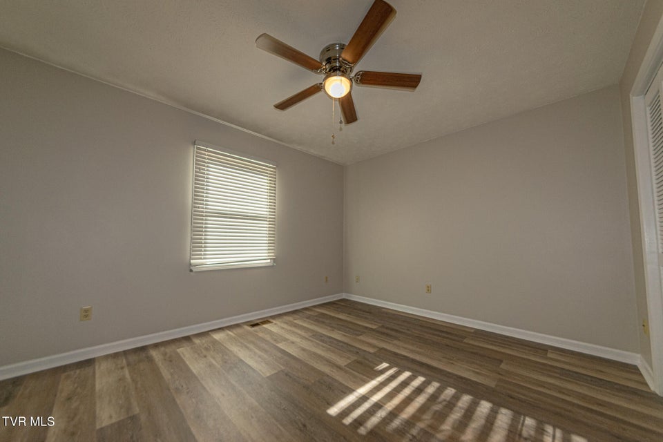 Photo #18: 416 Valley View Circle