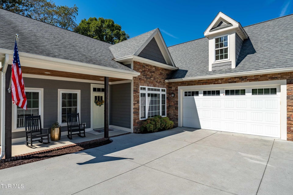 Photo #7: 195 Creek Side Court