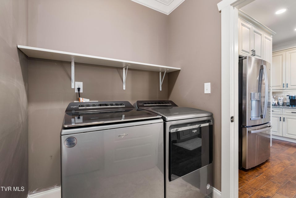 Photo #38: 195 Creek Side Court