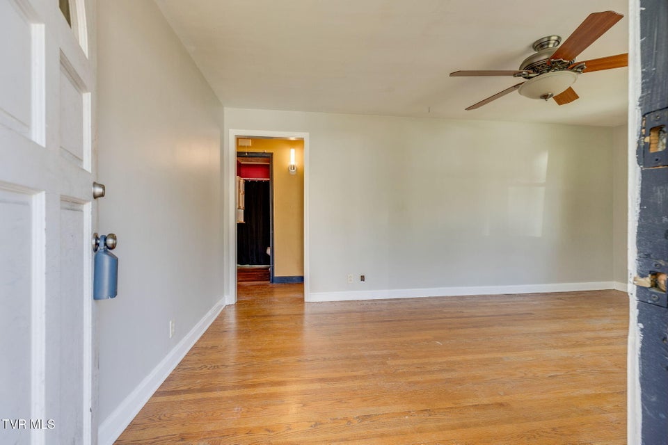 Photo #2: 815 Polk Avenue