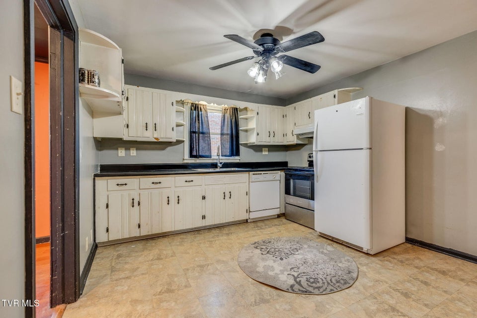 Photo #6: 815 Polk Avenue