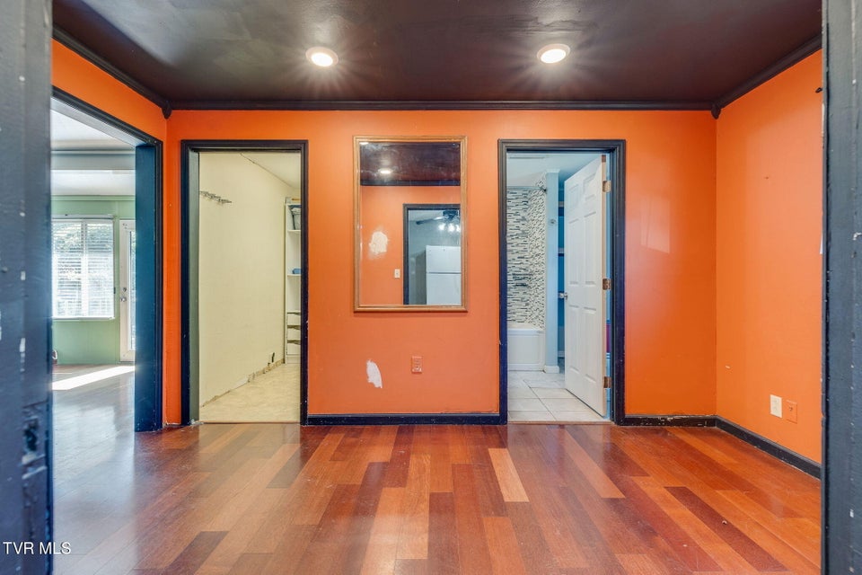 Photo #8: 815 Polk Avenue