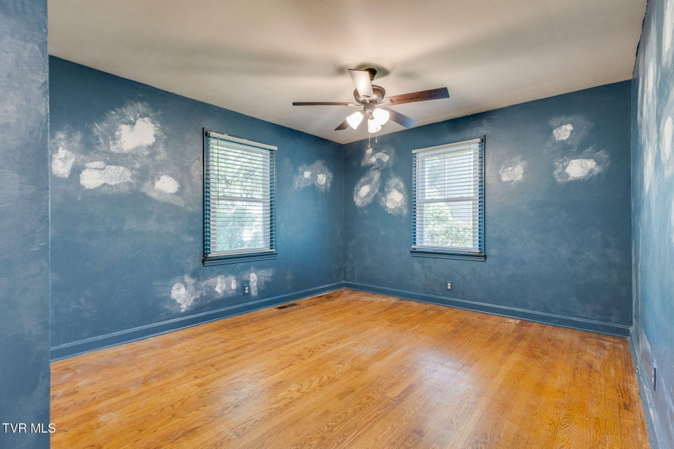 Photo #10: 815 Polk Avenue