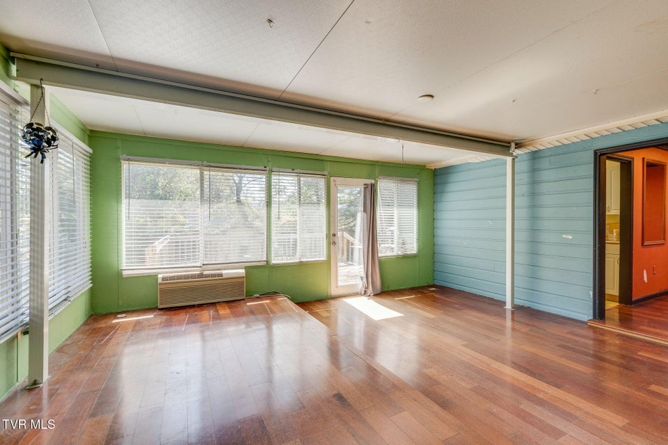 Photo #19: 815 Polk Avenue