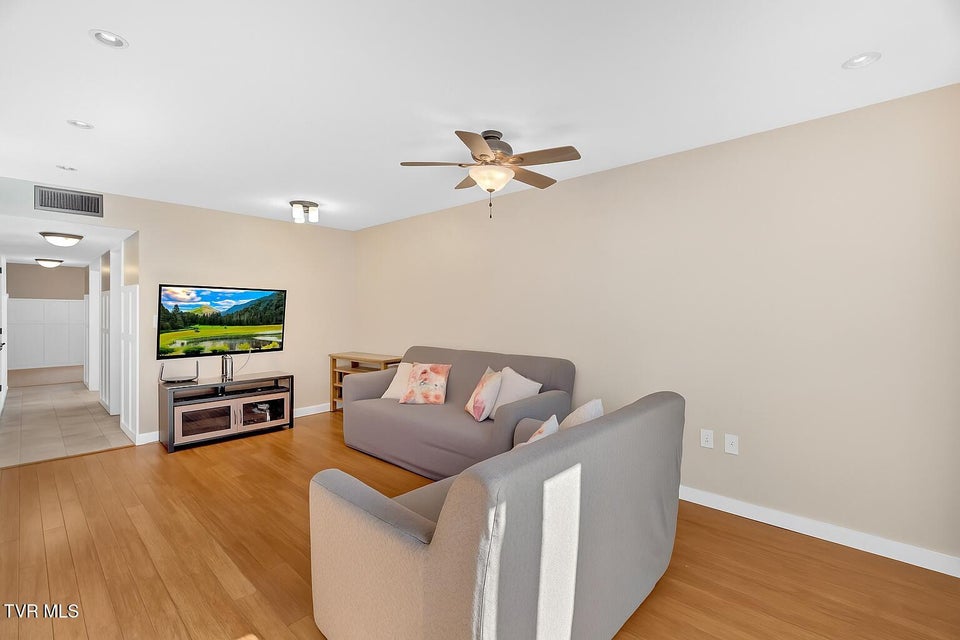 Photo #4: 404 Manor Drive