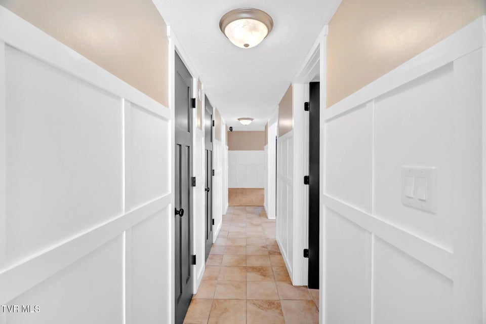 Photo #6: 404 Manor Drive