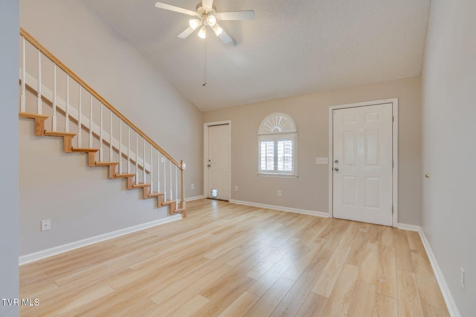 Photo #4: 404 Phoenix Court