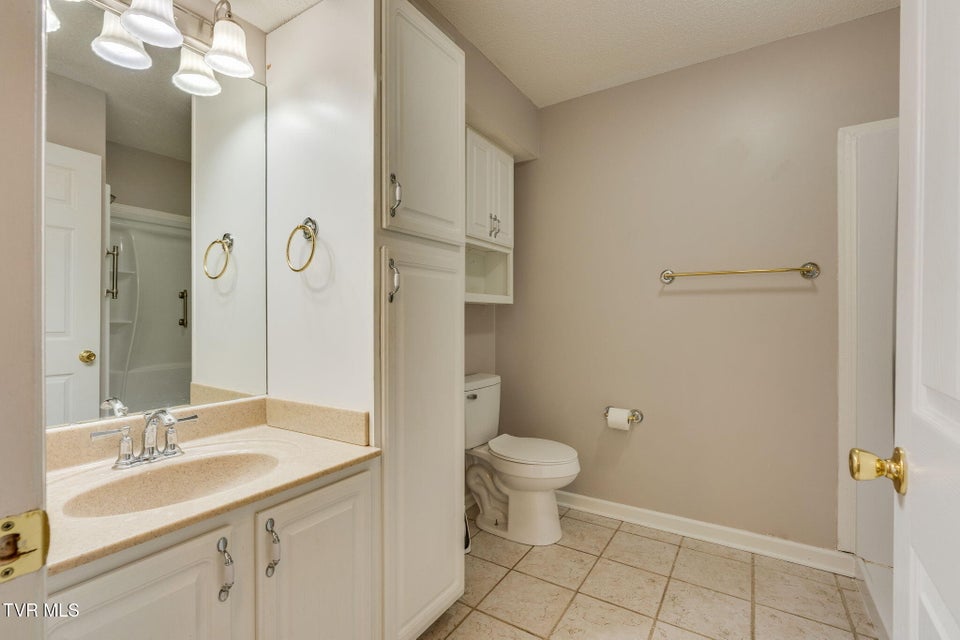 Photo #14: 404 Phoenix Court