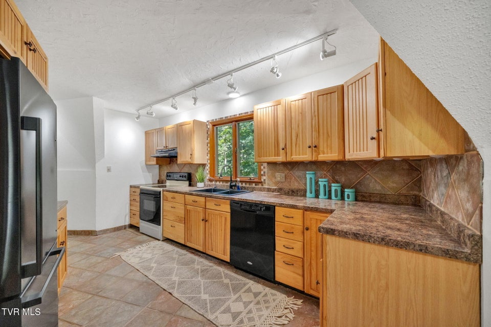 Photo #21: 623 Dover Avenue