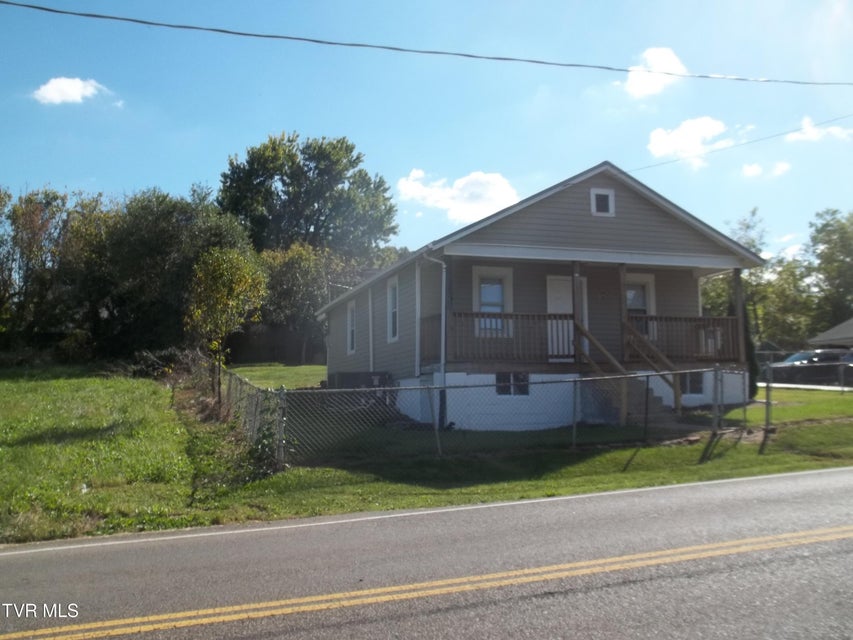 Photo #2: 224 Virgil Avenue
