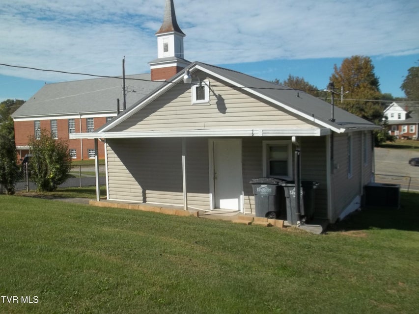 Photo #8: 224 Virgil Avenue
