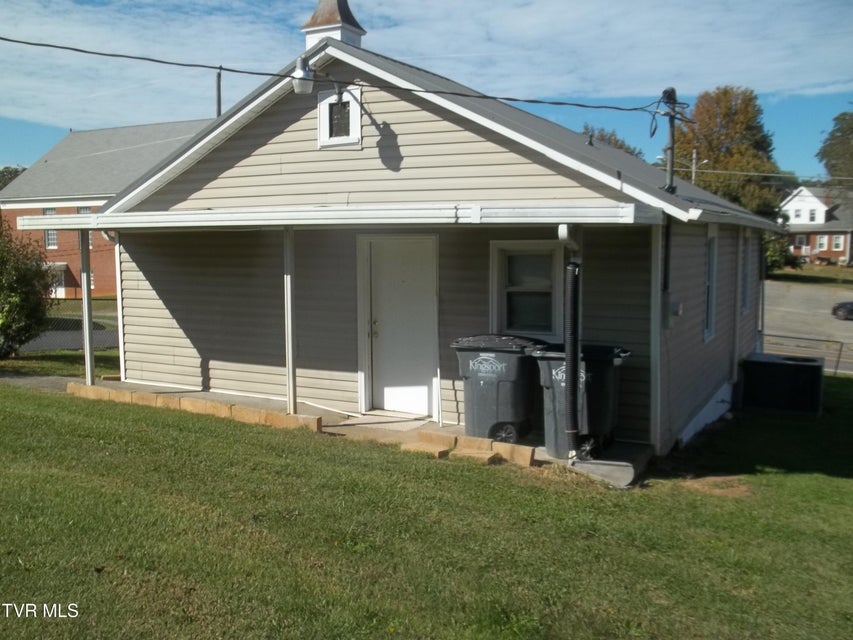 Photo #9: 224 Virgil Avenue
