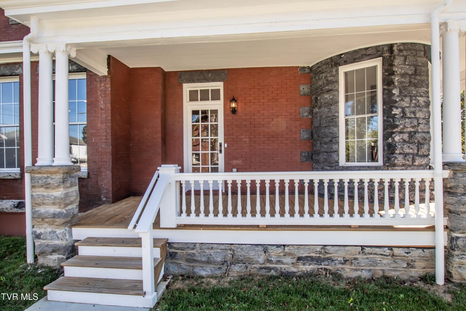 Photo #5: 805 Highland Ave Avenue