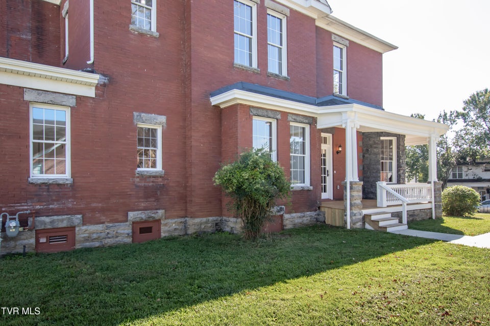 Photo #13: 805 Highland Ave Avenue