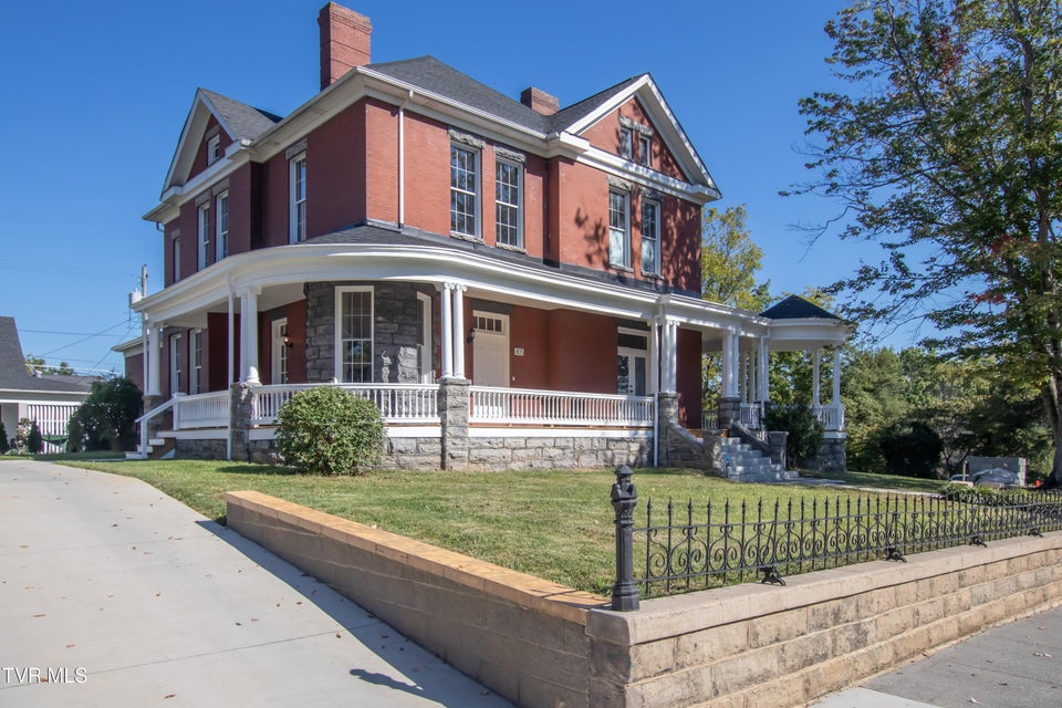 Photo #3: 805 Highland Ave Avenue