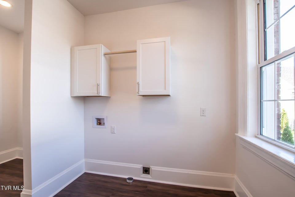 Photo #31: 805 Highland Ave Avenue