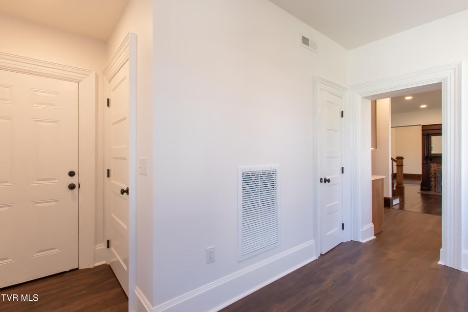 Photo #32: 805 Highland Ave Avenue