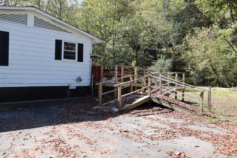Photo #11: 2053 Alto Street