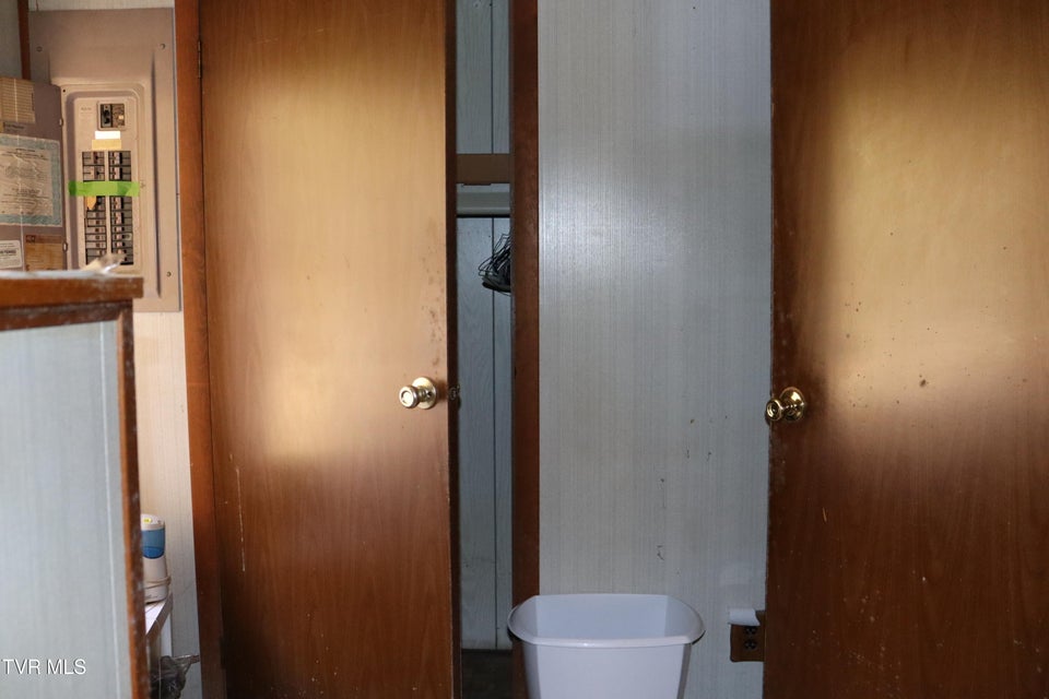 Photo #31: 2053 Alto Street