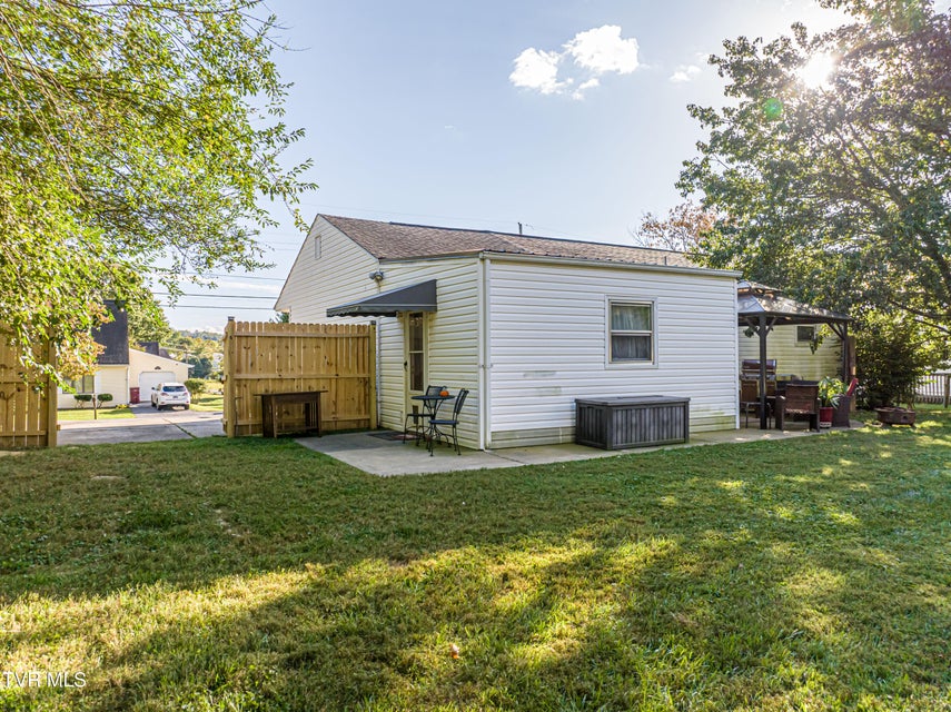 Photo #9: 2410 Stewart Street