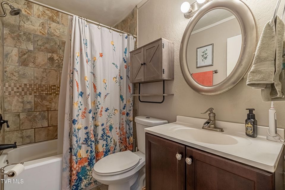Photo #31: 2410 Stewart Street