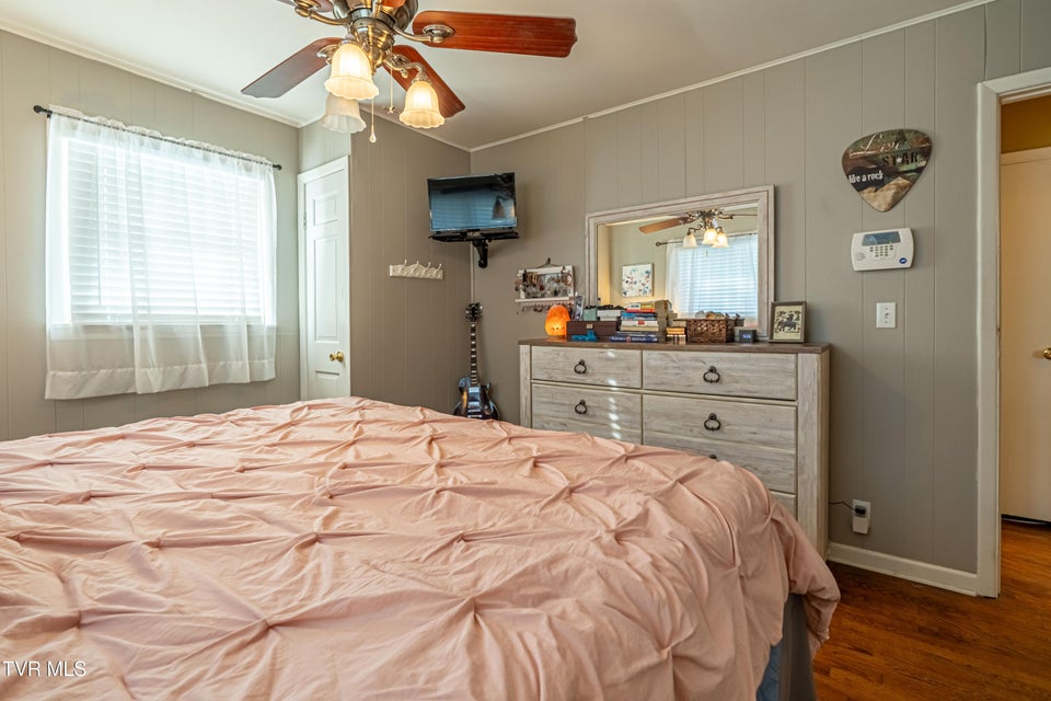 Photo #33: 2410 Stewart Street