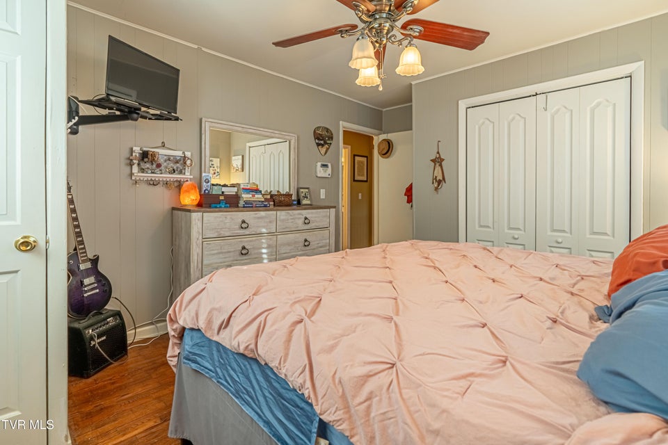 Photo #35: 2410 Stewart Street