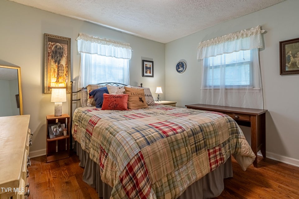 Photo #37: 2410 Stewart Street