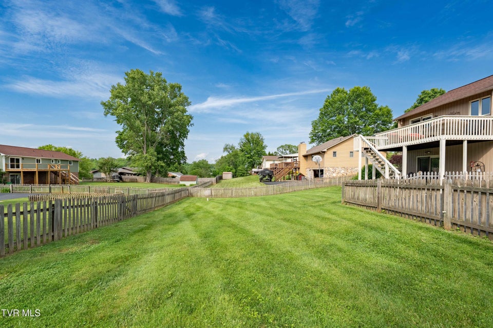 Photo #34: 305 Hale Meade Drive