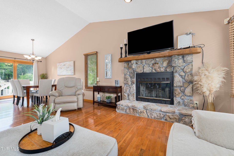 Photo #6: 305 Hale Meade Drive