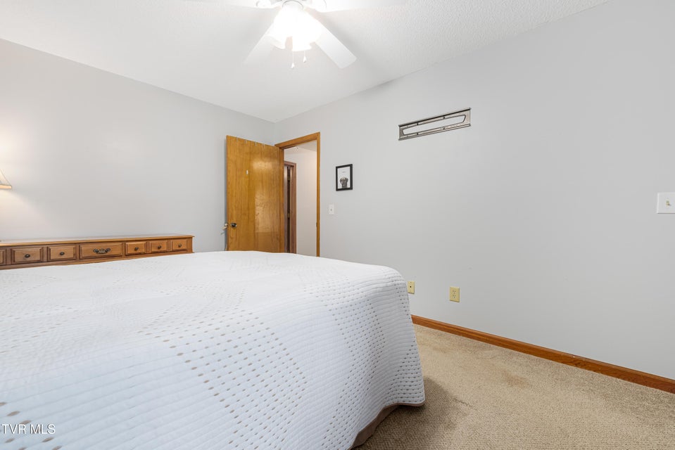 Photo #21: 305 Hale Meade Drive