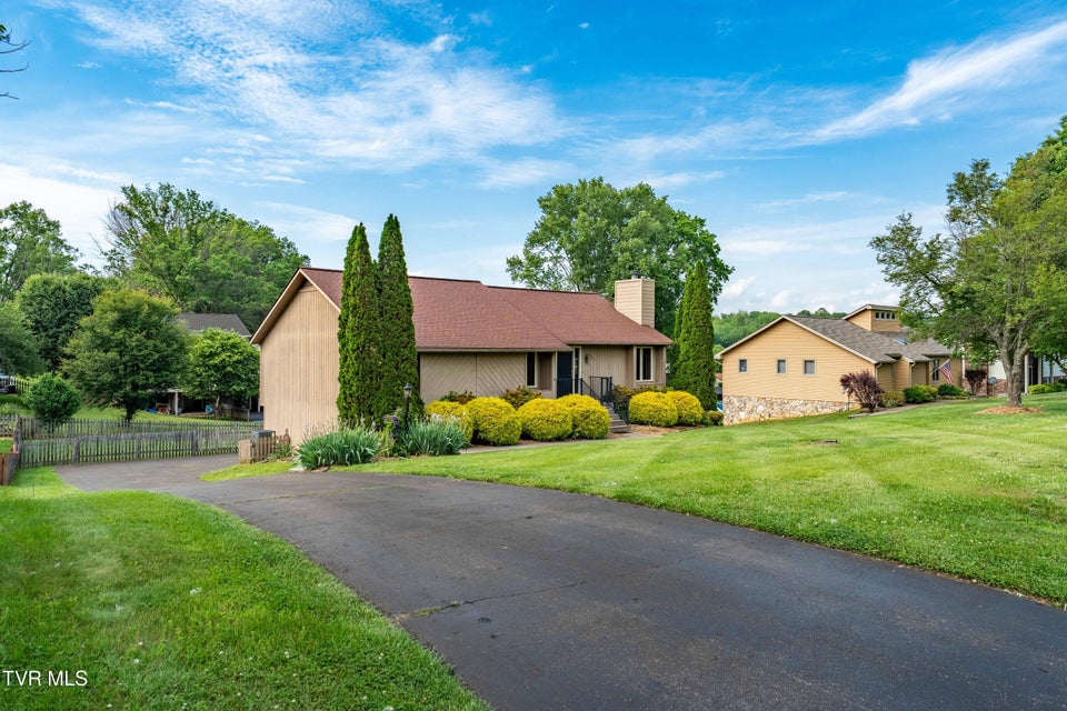 Photo #2: 305 Hale Meade Drive